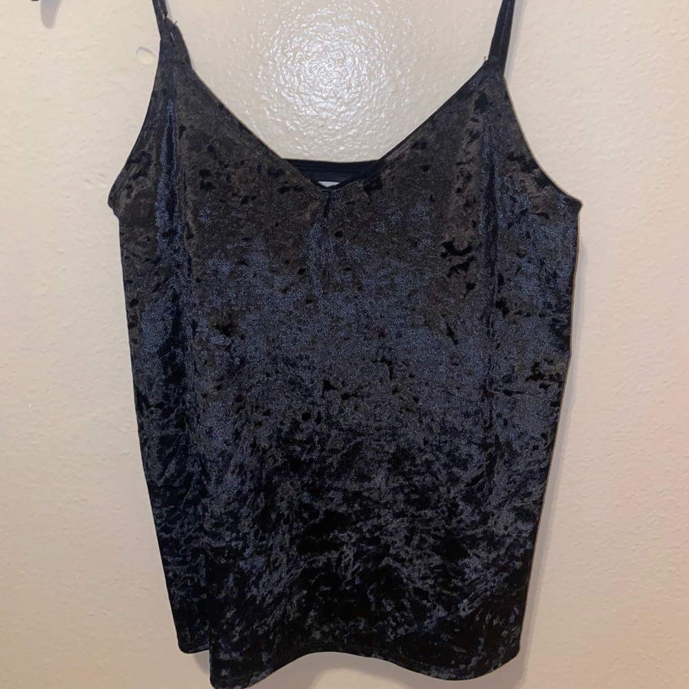 Hollis yet black velvet top